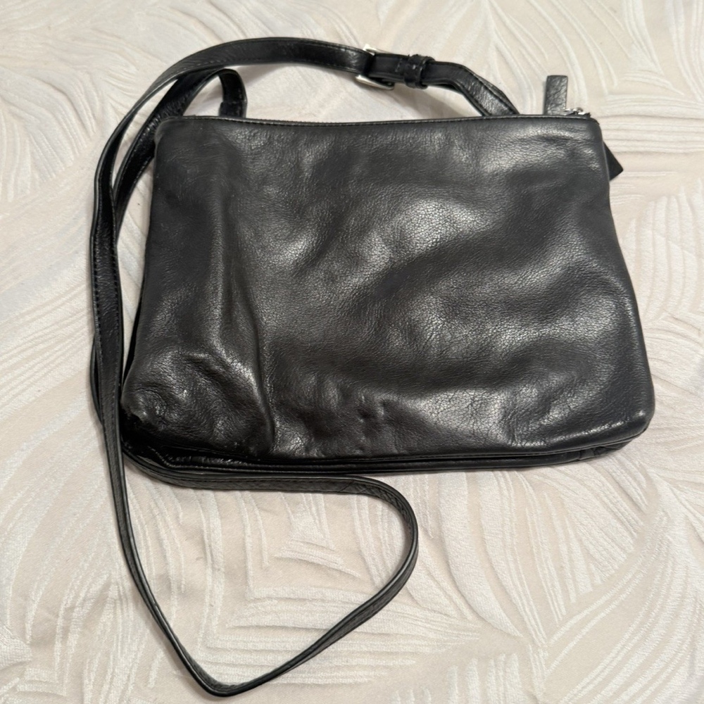 Margot, black leather crossbody bag